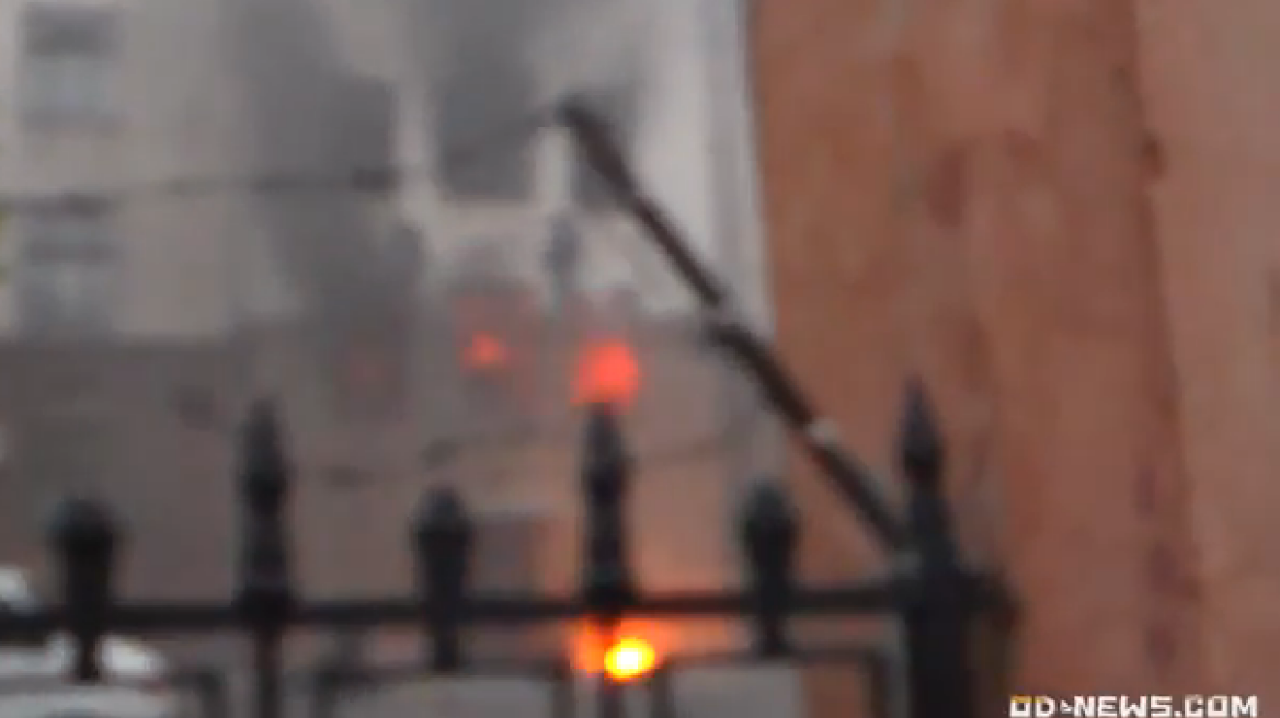 Βίντεο-σοκ από την Οδησσό: Αποτελείωναν με ρόπαλα όσους προσπαθούσαν να σωθούν!